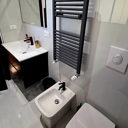 Elycon House - Locazione Turistica A Homestay *