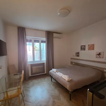 Elycon House - Locazione Turistica A منزل للإقامة *